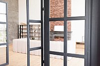 Uși din sticlă pentru interiorul casei tale: idei de design interior