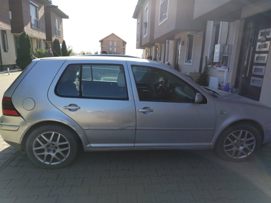 Vând urgent Volkswagen Golf 4
