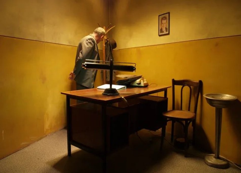 Cold Waves – Război pe calea undelor