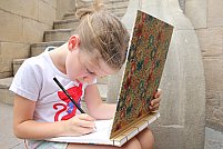 drawing-ladder-girl-pencil-stone-draw-2145498 Curs de desen pentru copii: compoziție, perspectivă, construcție (9-13 ani)
