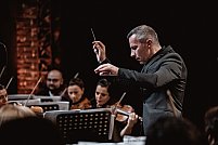 Muzica văzută prin ochii unui dirijor: „Pentru ce mergem la operă?” Muzica văzută prin ochii unui dirijor: „Pentru ce mergem la operă?” și „Nouă povești muzicale”