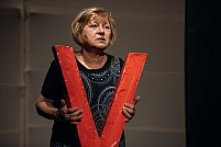 Sunt o baba comunista